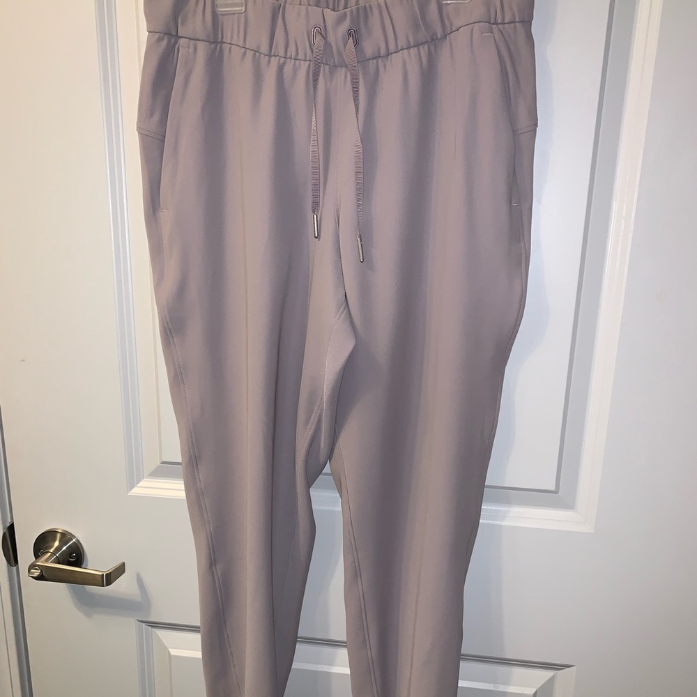 NEW Lululemon On the Fly Jogger 28” Dark Chrome